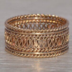 Handmade Band in Yellow Gold